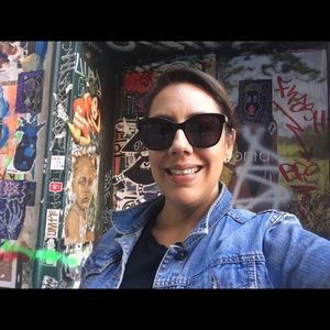 Meet your Posher, Jennifer